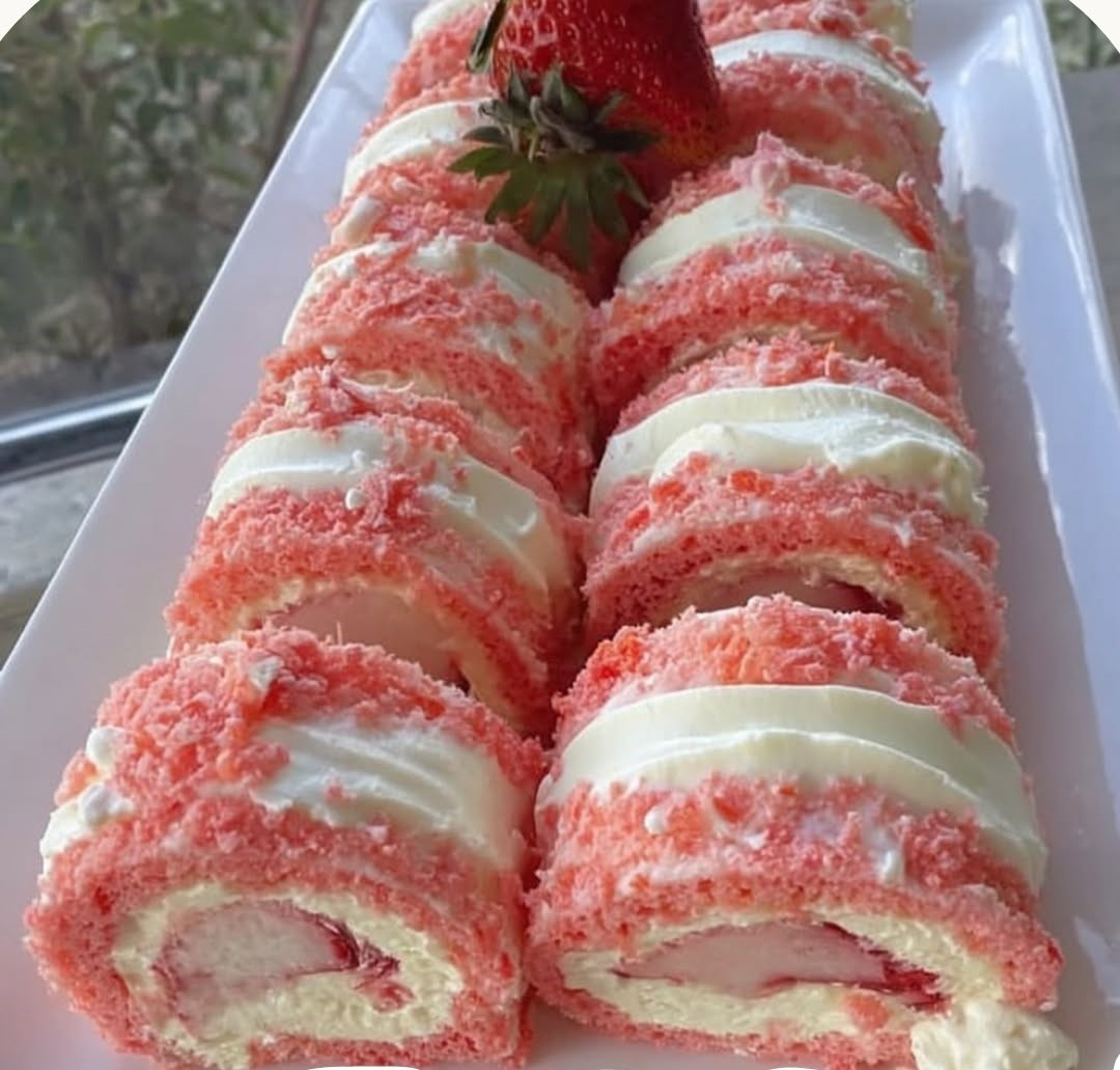 Strawberry Shortcake Cheesecake Rolls Recipe